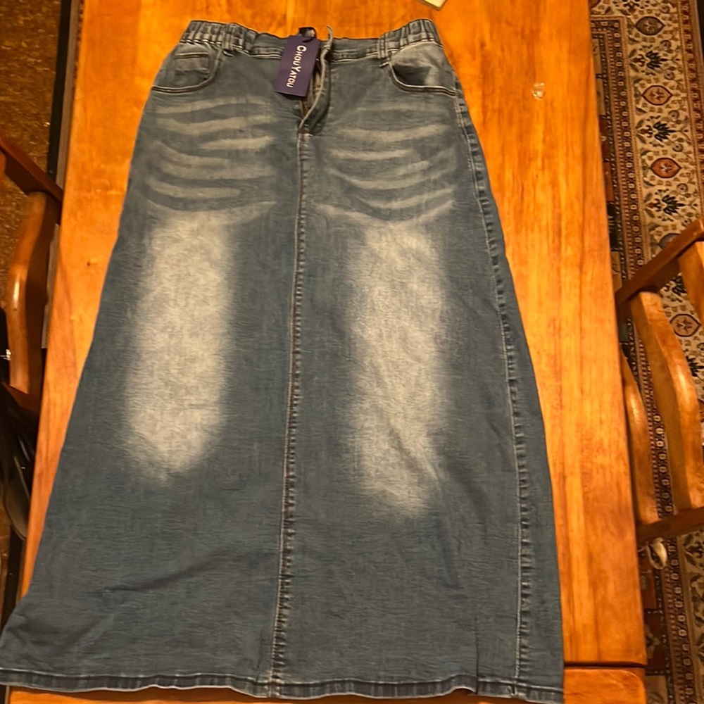 Fun denim skirt